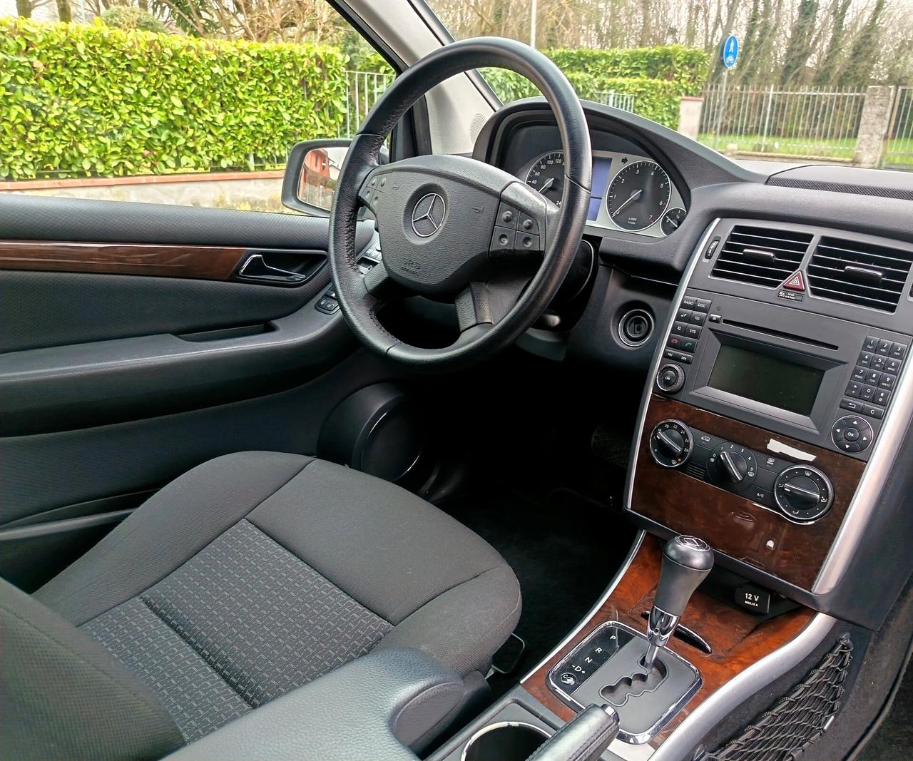 Mercedes-benz B 180 NGT BlueEFFICIENCY Premium