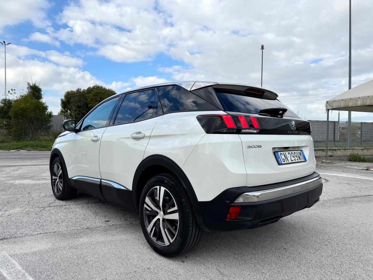 PEUGEOT 3008 1.5 Hdi Allure - Led Navi 18