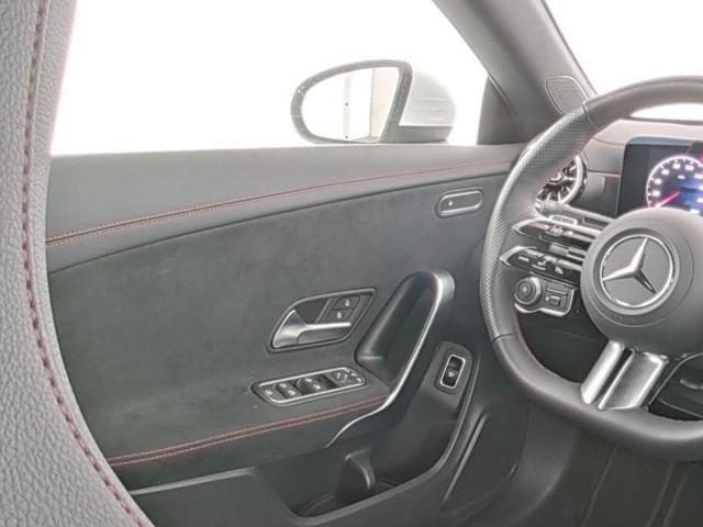 MERCEDES-BENZ CLA 180 Automatic AMG Line Advanced Plus