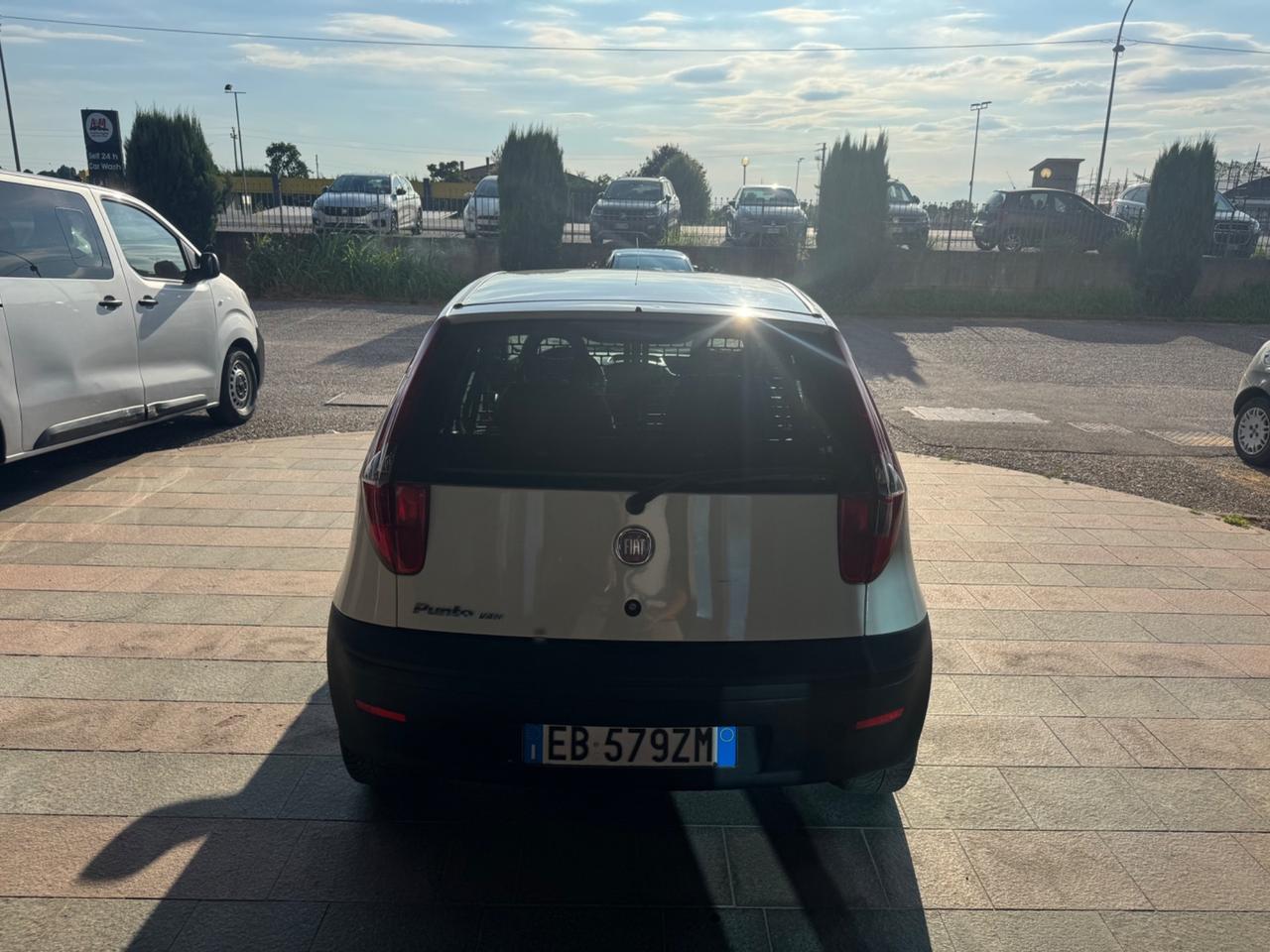 Fiat Punto 1.2 3p. 2 posti Natural Power Van Neopatentati