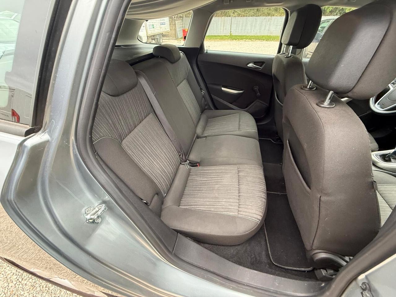 Opel Astra 1.4 100CV Sports Tourer Cosmo