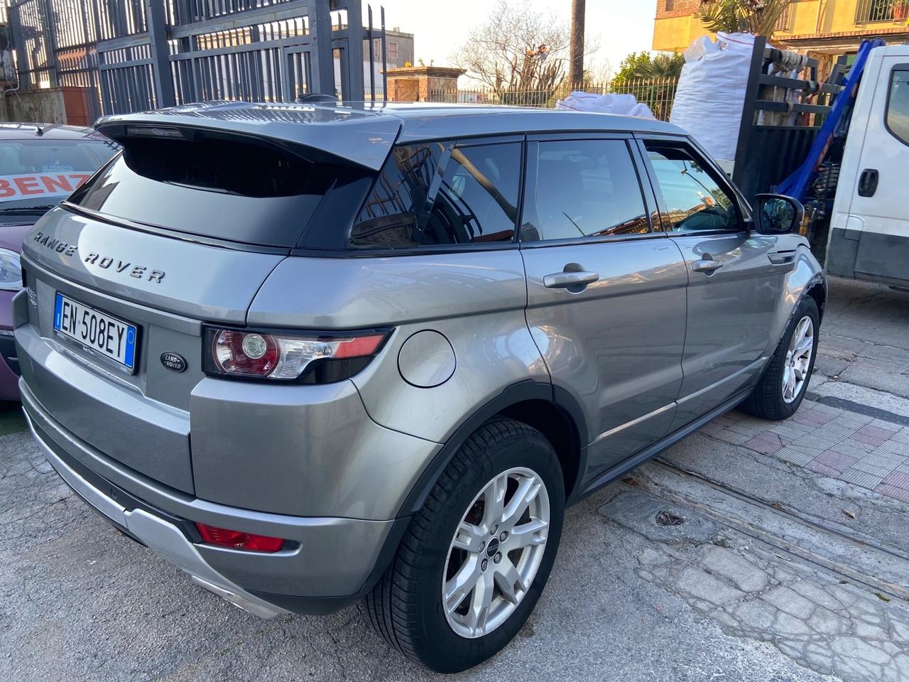 Land Rover Range Evoque 2.2 TD4 5p. Pure