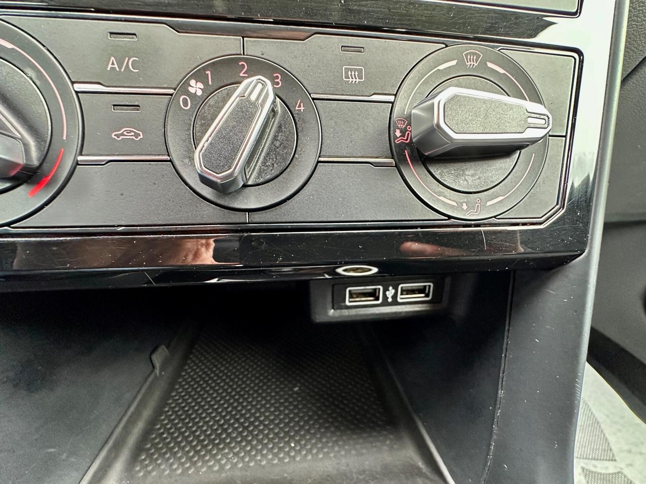 Volkswagen T-Cross 1.6 TDI SCR Style BMT