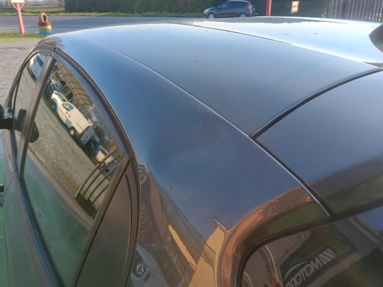 PEUGEOT 208 NEOPATENTATI