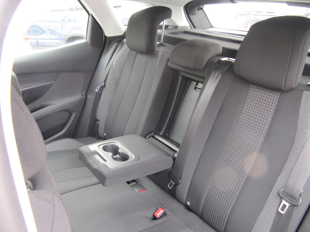 Peugeot 3008 BlueHDi 120 S&S Active