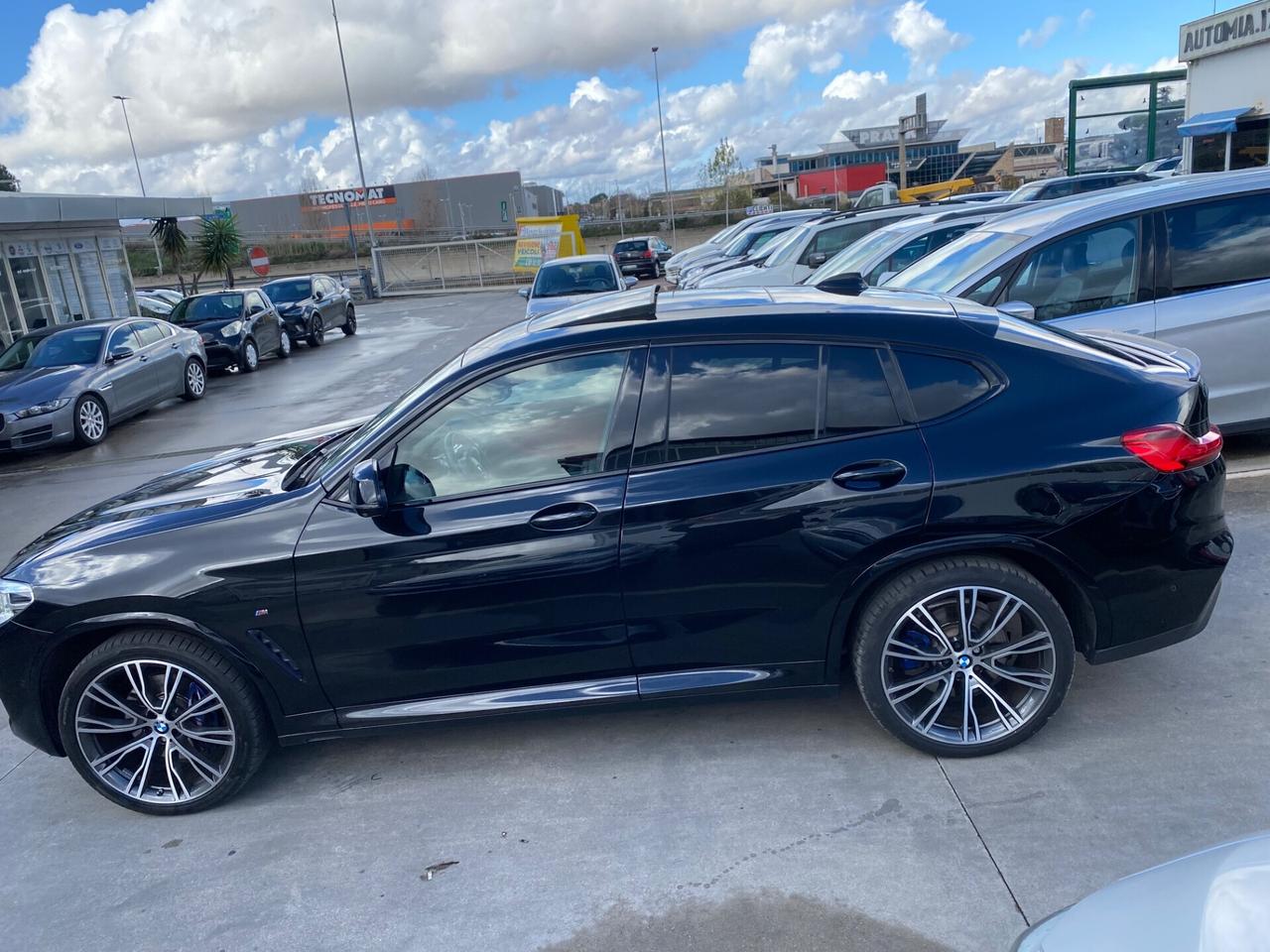 Bmw X4 M40 x drive TETTO INTERNI ROSSI