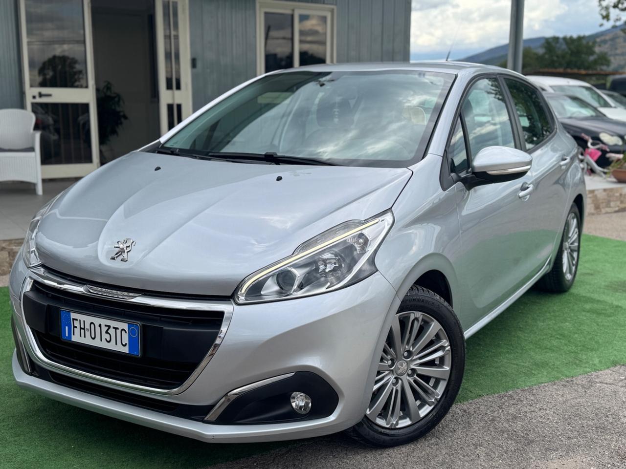 Peugeot 208 PureTech 82 5 porte Allure PERFETTA