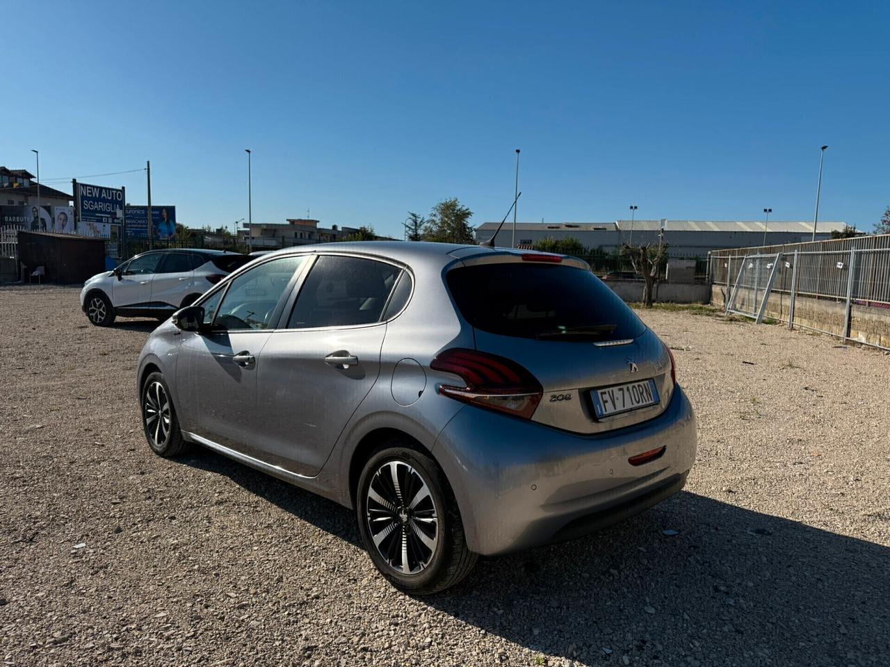 Peugeot 208 PureTech 82 Stop&Start 5 porte Signature