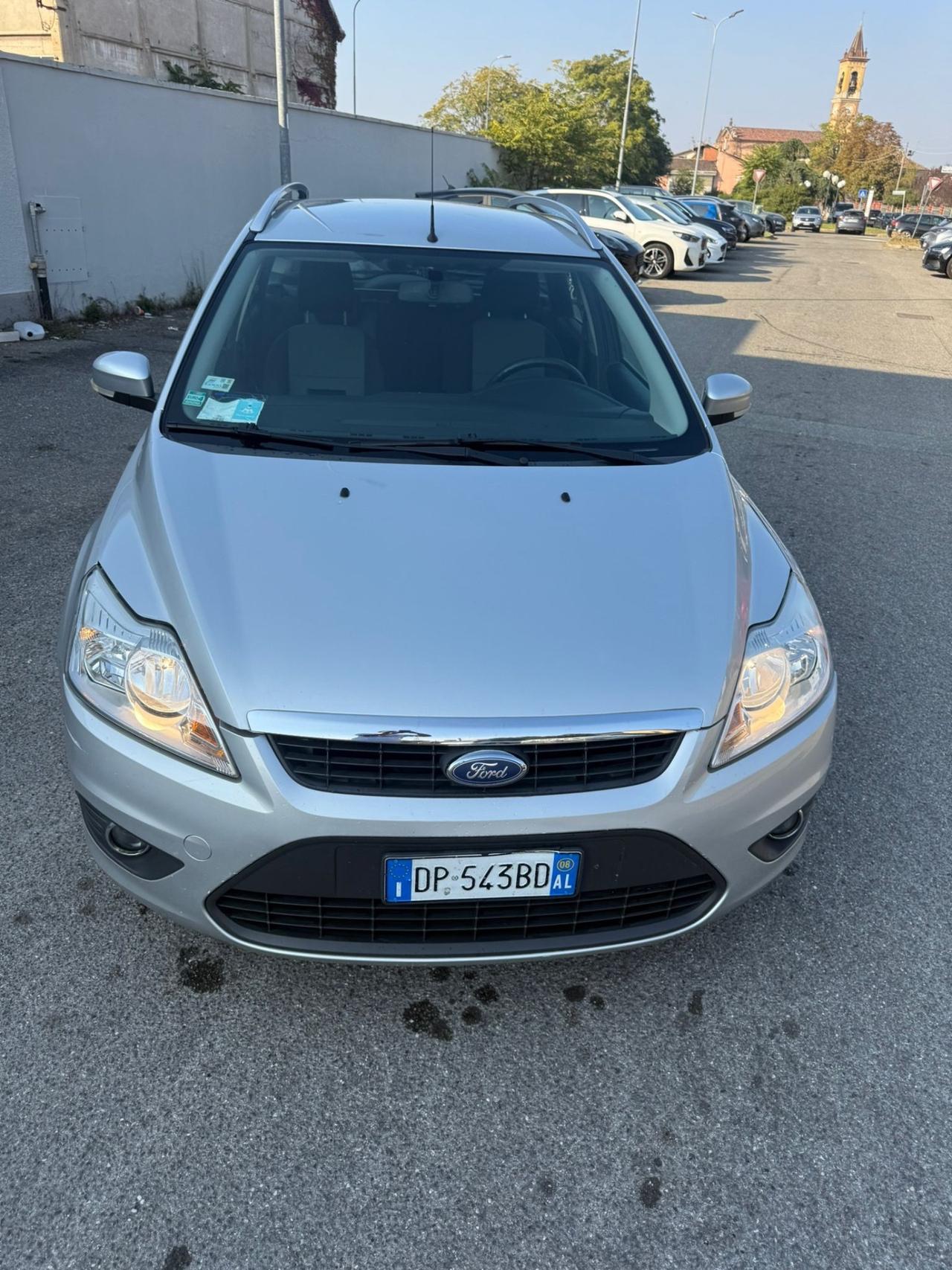 FORD FOCUS 1.6 BENZINA NEOPATENTATI OTTIME CONDIZIONI