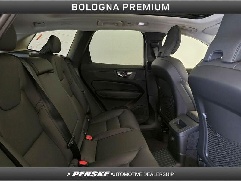Volvo XC60 T6 Plug-in hybrid AWD automatico Plus Dark