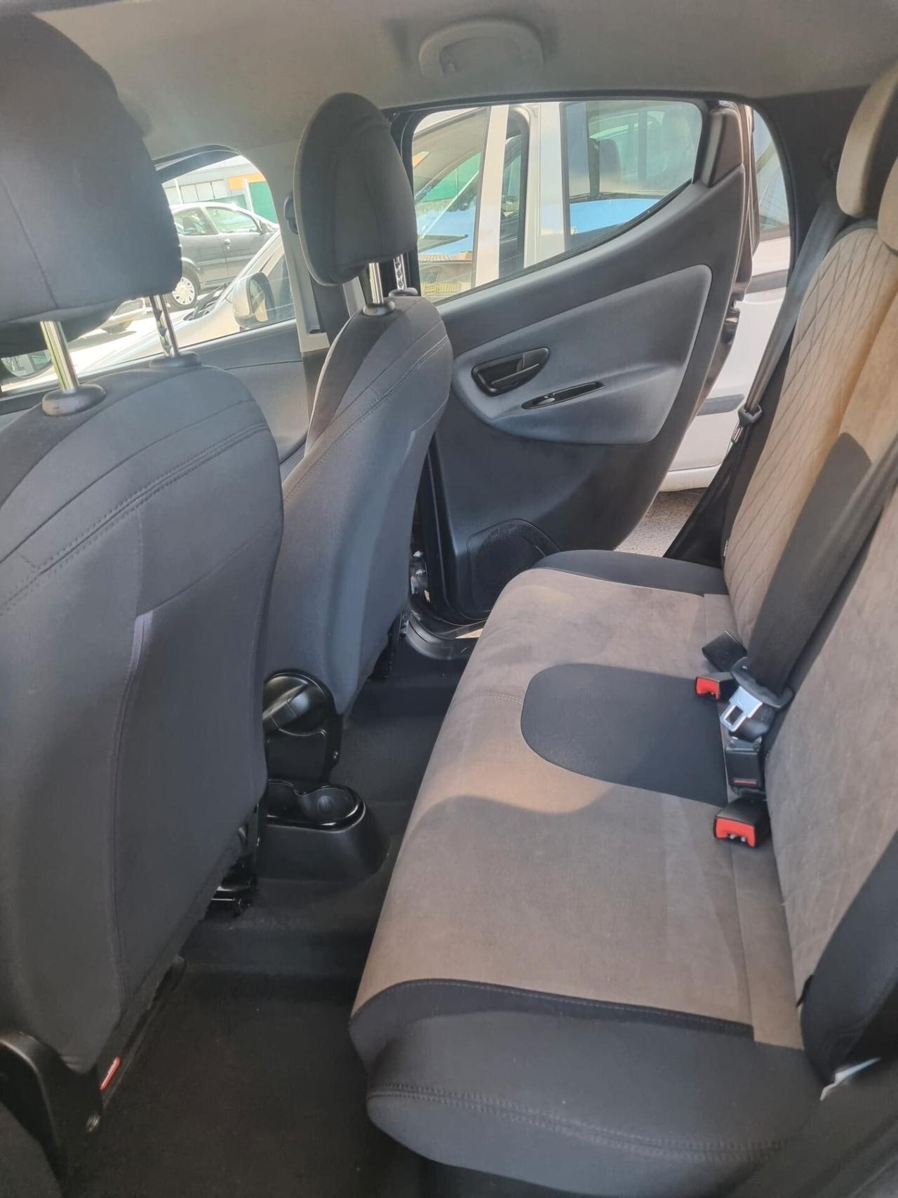 Lancia Ypsilon 1.0 FireFly 5 porte S&S Hybrid Ecochic Gold
