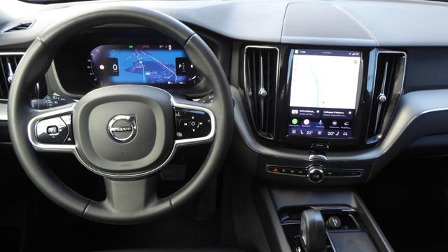 VOLVO XC60 B4 (d) AWD automatico Plus Dark