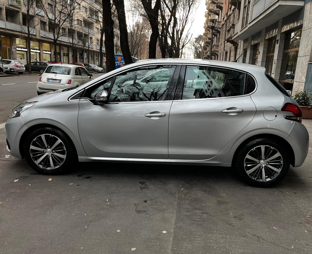 Peugeot 208 BlueHDi 75 5 porte Allure