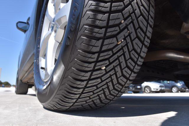 AUDI Q2 30 TDI S tronic Business *Telecamera, Navigatore*