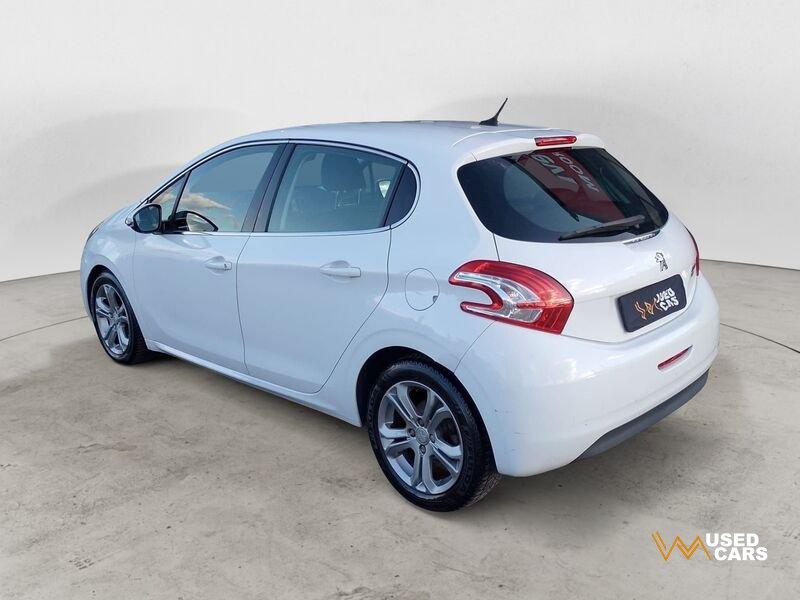 Peugeot 208 208