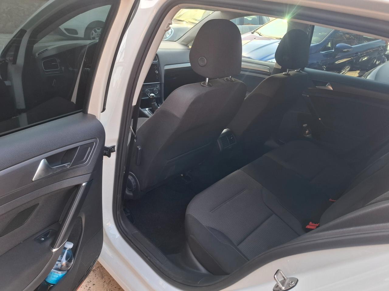 Volkswagen Golf - 1.6 TDI Comfort line
