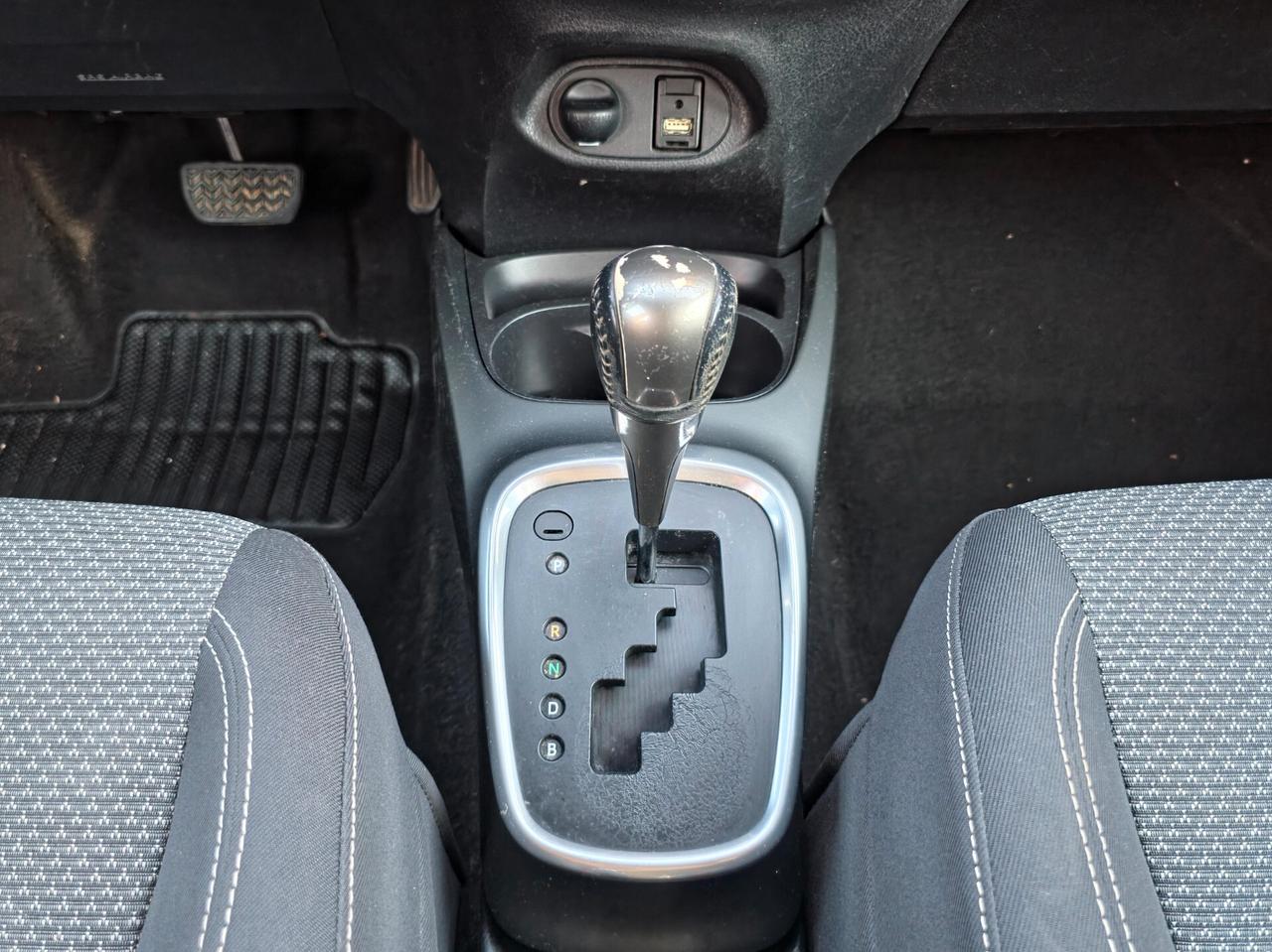 Toyota Yaris 1.5 Hybrid 5 porte Active -E6 Automatica NEO 2015