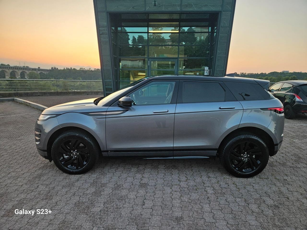 Range Rover Evoque HYBRID R-dynamic