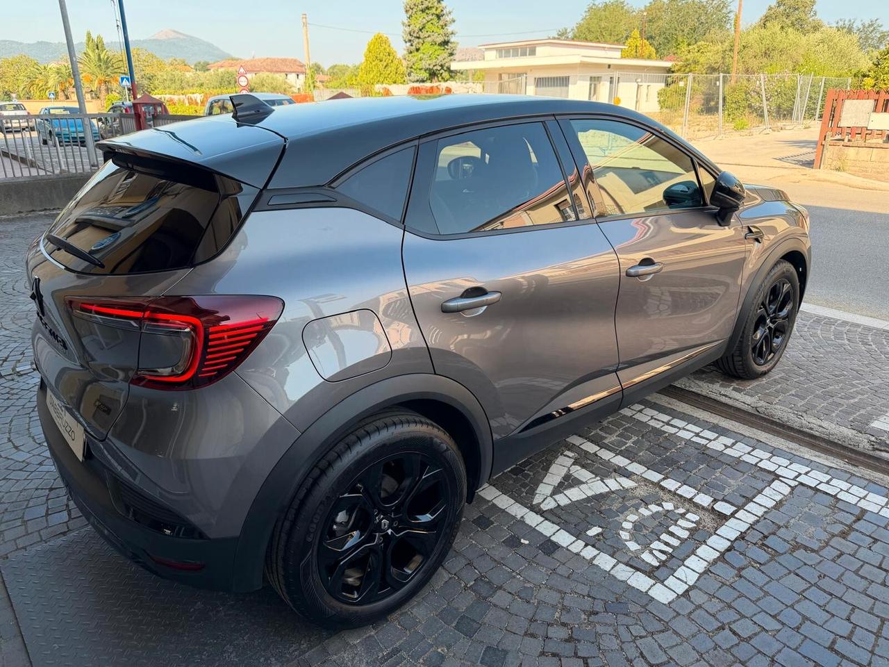 Renault Captur Full Hybrid 1.6 E-Tech 145 CV Rive Gauche
