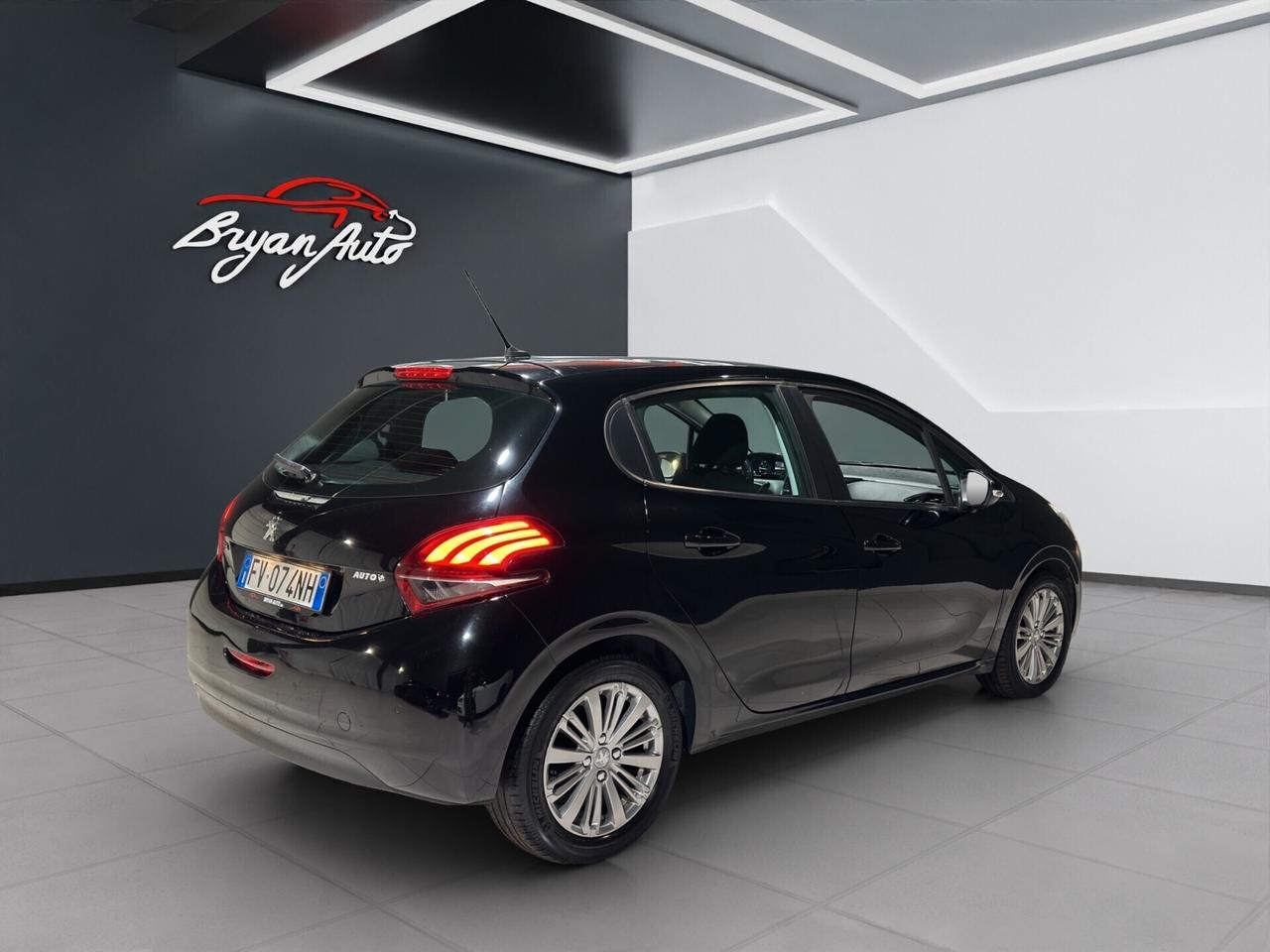 Peugeot 208 PureTech 82 5p. GPL Allure