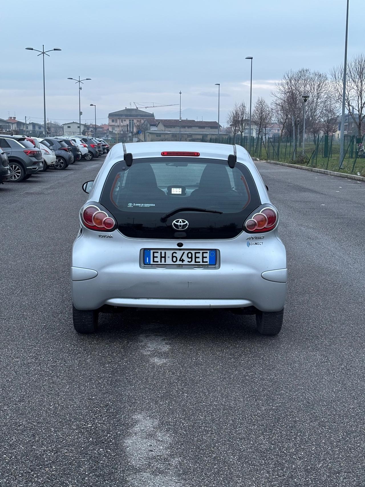 Toyota Aygo 1.0 12V VVT-i 5 porte Now Connect