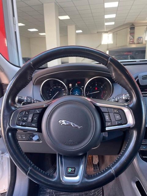 Jaguar F-Pace 2.0 D 180 CV AWD aut. R-Sport