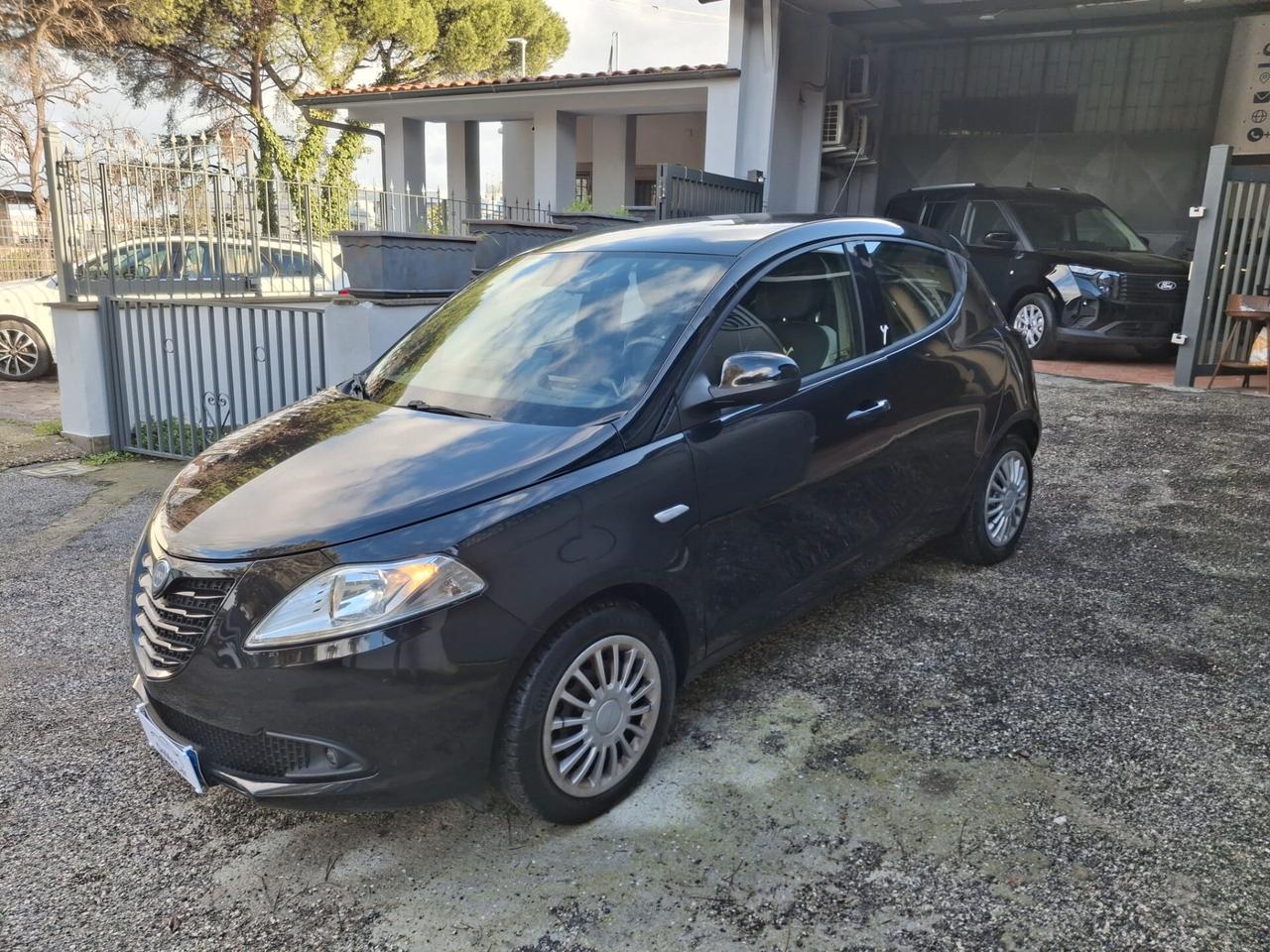 Lancia Ypsilon 1.2 69 CV 5 porte Elefantino