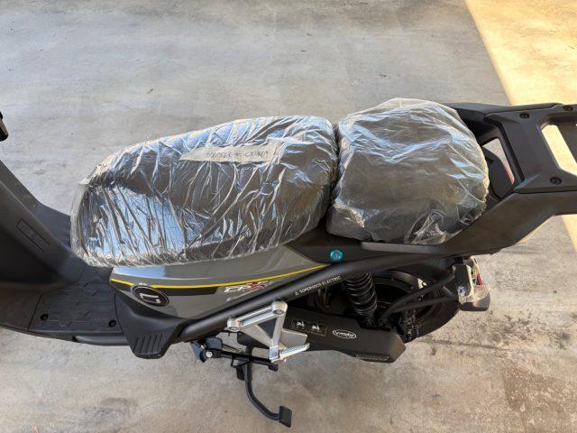 SUPER SOCO CPX VMOTO ELETTRICO L3 = 125cc 2 BATTERIA - ECO INCENT