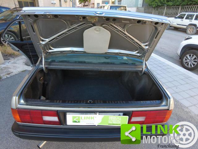 BMW 318 i 4 porte