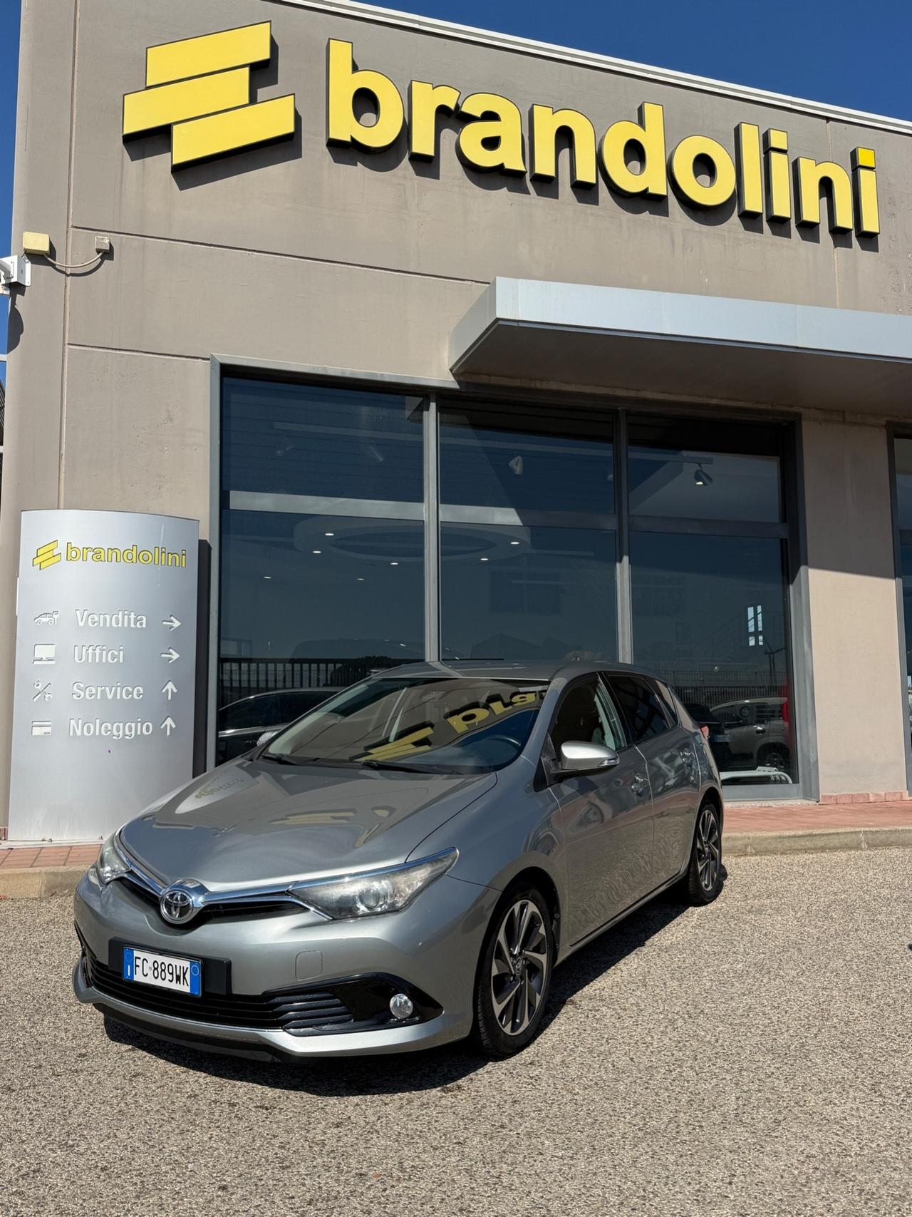 Toyota Auris 1.4 D-4D LOUNGE my16"