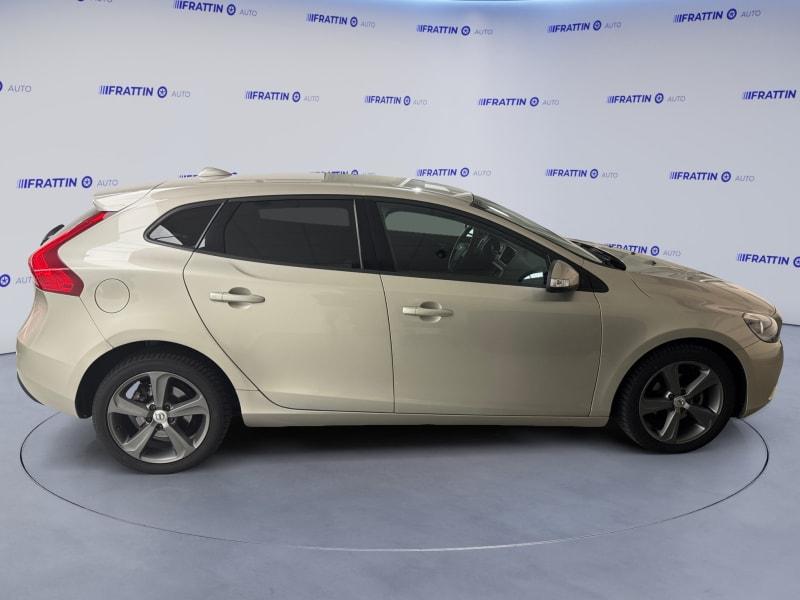 VOLVO V40 D2 BUSINESS