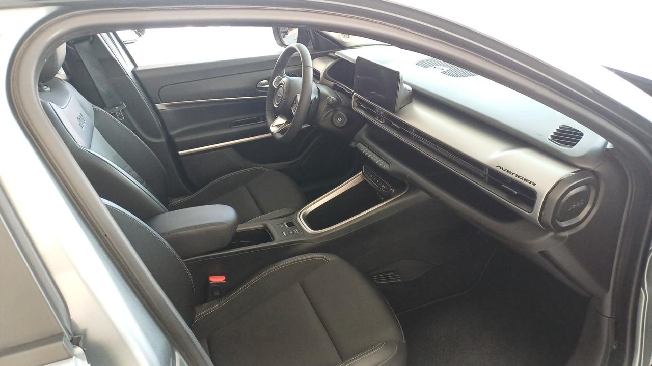 Jeep Avenger 1.2 Turbo 100 CV MHEV Summit