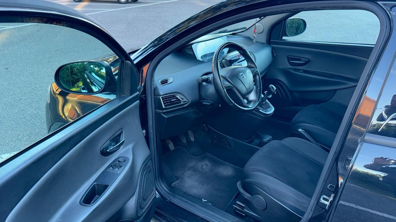 Lancia Ypsilon 1.2 69 CV 5 porte Gold