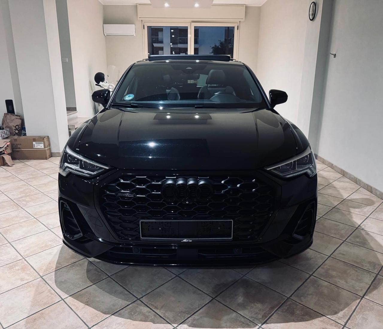 Audi Q3 SPORTBACK SPB 40 TDI quattro S tronic S Line Identity Black Tetto