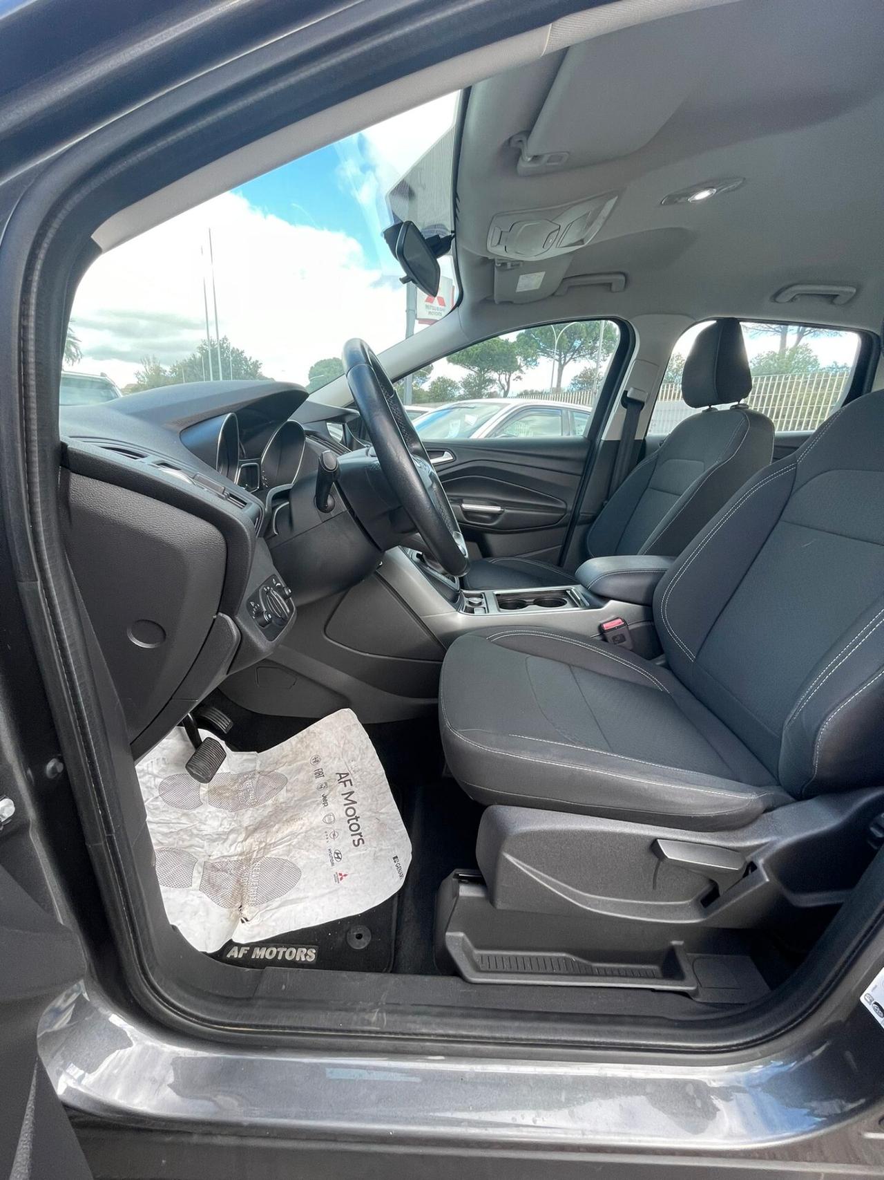 Ford Kuga 2.0 TDCI 120 CV S&S 2WD Powershift Business