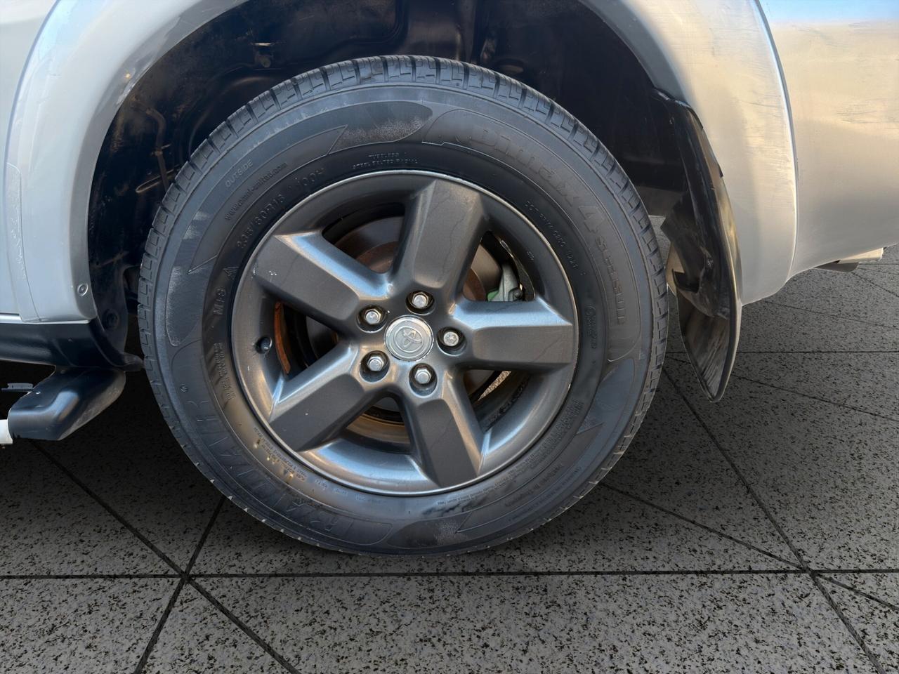 ToyotaRAV4 2.0 D-4D 5 porte-PELLE/TETTO APRIBILE