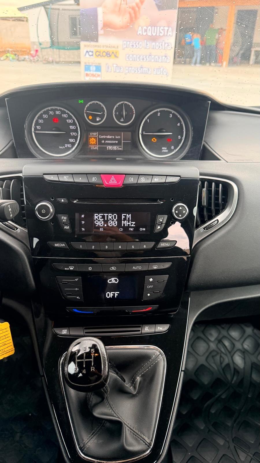 Lancia Ypsilon 1.3 MJT 16V 95 CV 5 porte S&S Silver