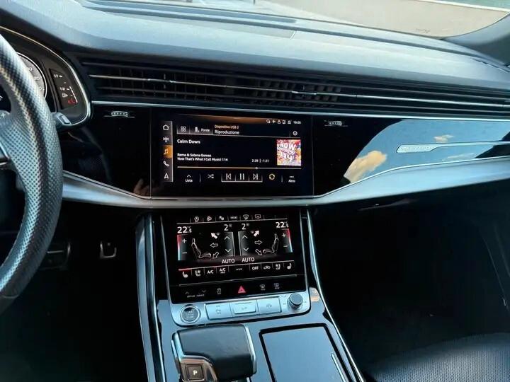 Audi Q8 50TDI 286CV COMPETITION BANG&OLUFSEN 23" CARBONIO