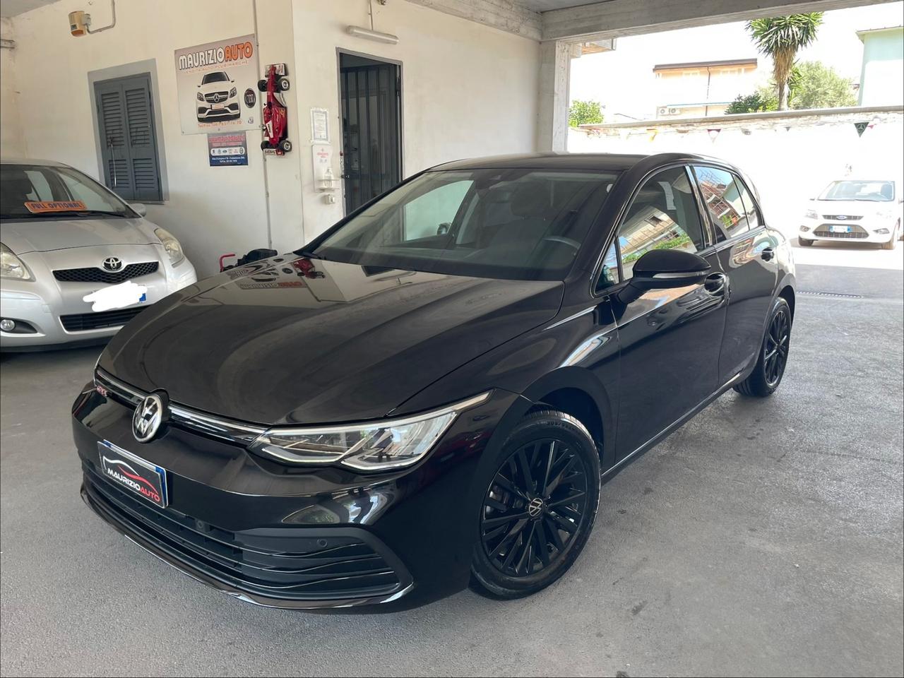 VOLKSWAGEN GOLF 8 1.0 TSI 110 CV EVO LIFE FULL GARANZIA UFFICIALE FINO 9/2027