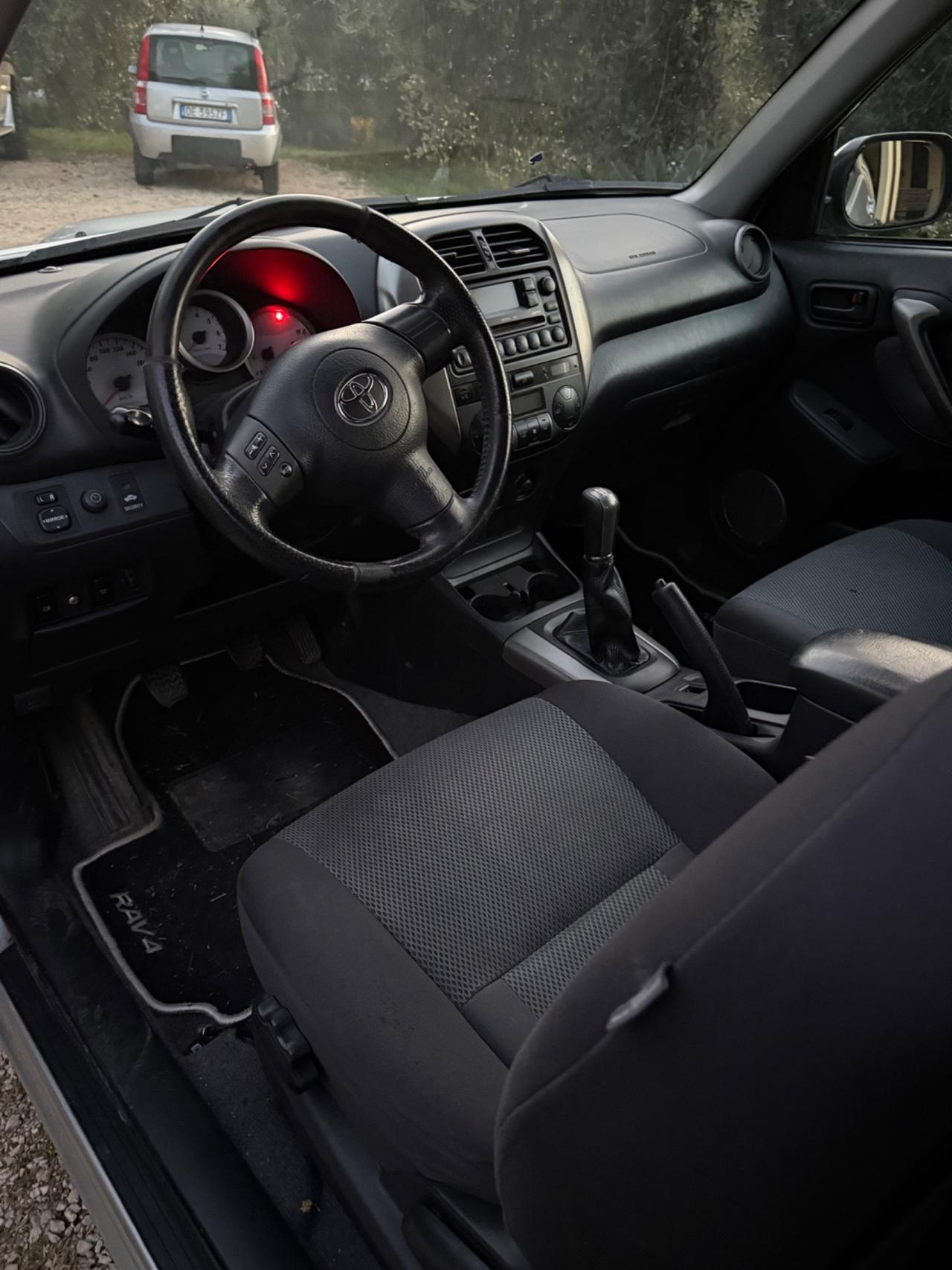 Toyota RAV 4 RAV4 2.0 Tdi D-4D cat 3 porte Sol