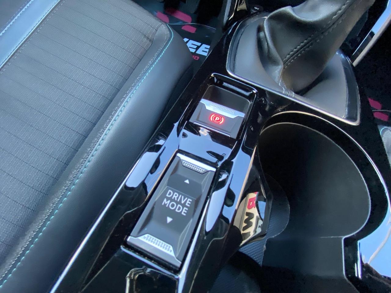 PEUGEOT 208 ALLURE PACK 1.5 102CV CAM Navy 21