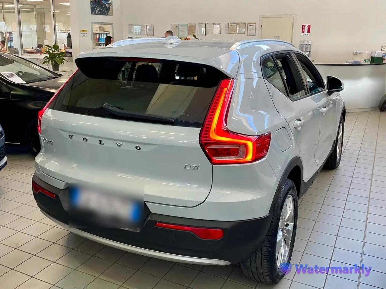 VolvoXC40 2.0 d3 MOMENTUM