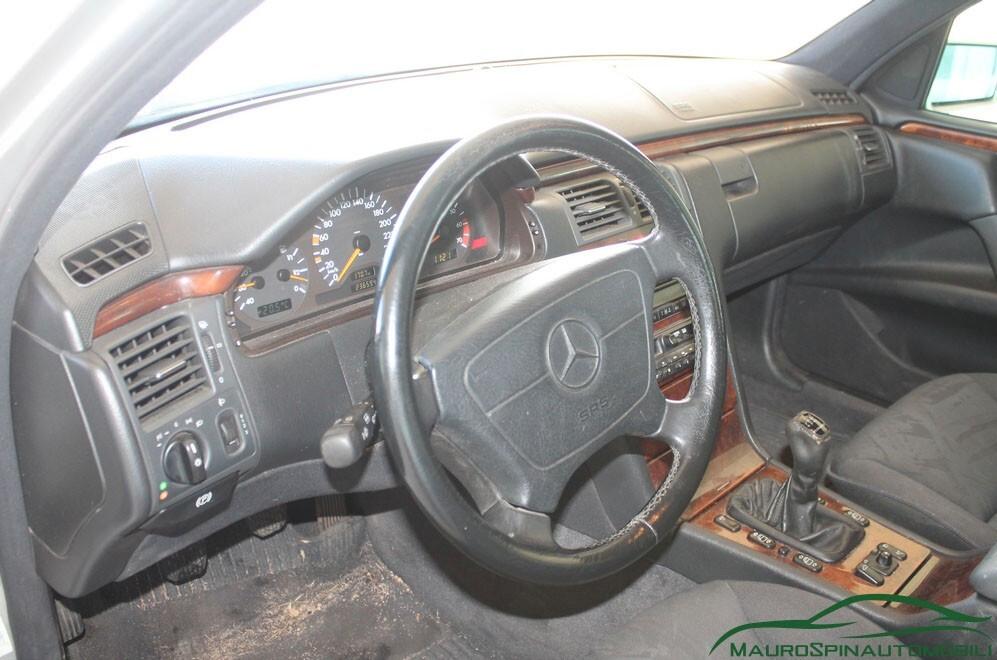 Mercedes-benz E 200 MERCEDES KOMPRESSOR ELEGANCE 186 CV