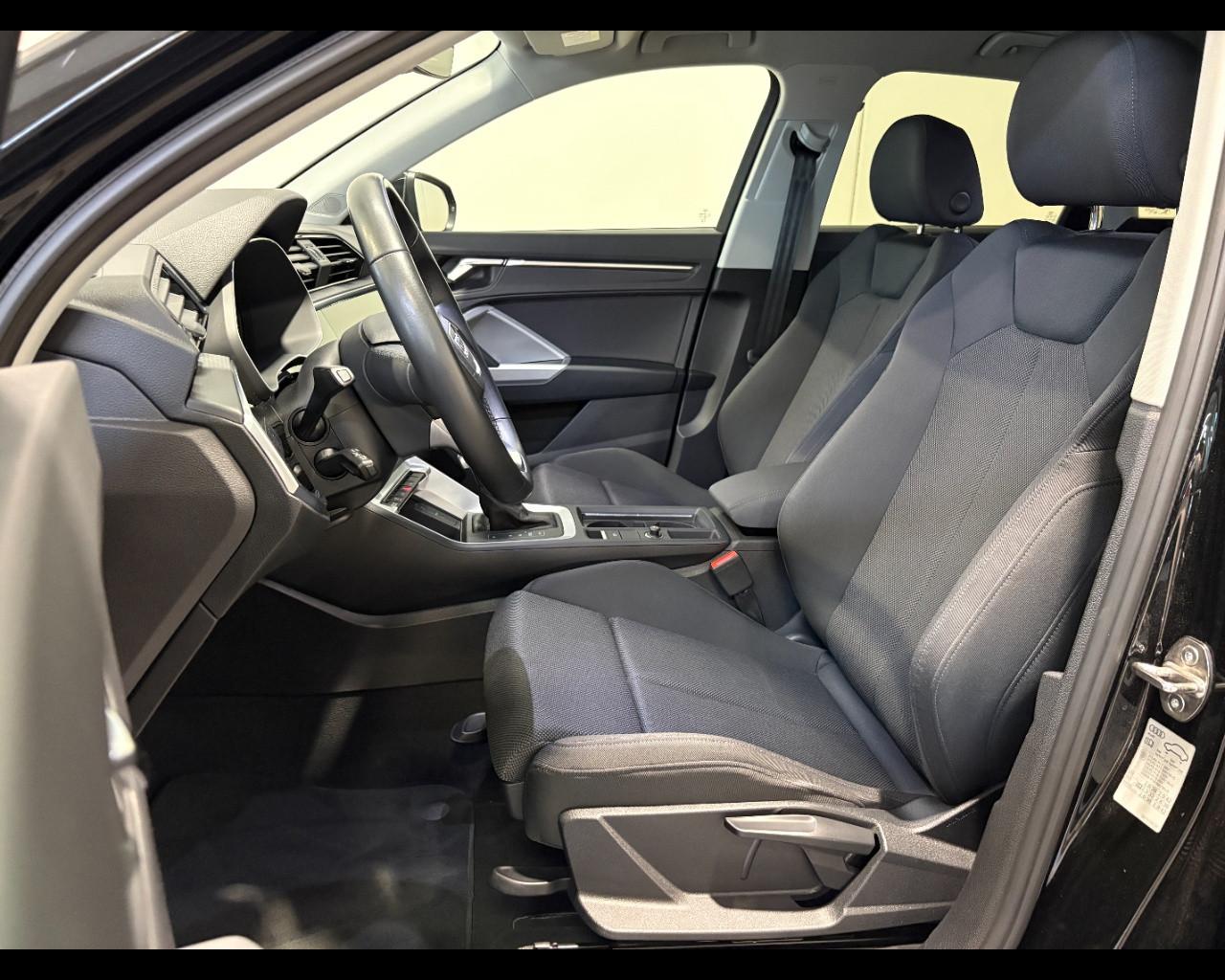 AUDI Q3 45 TFSIe S-TRONIC S-LINE EDITION