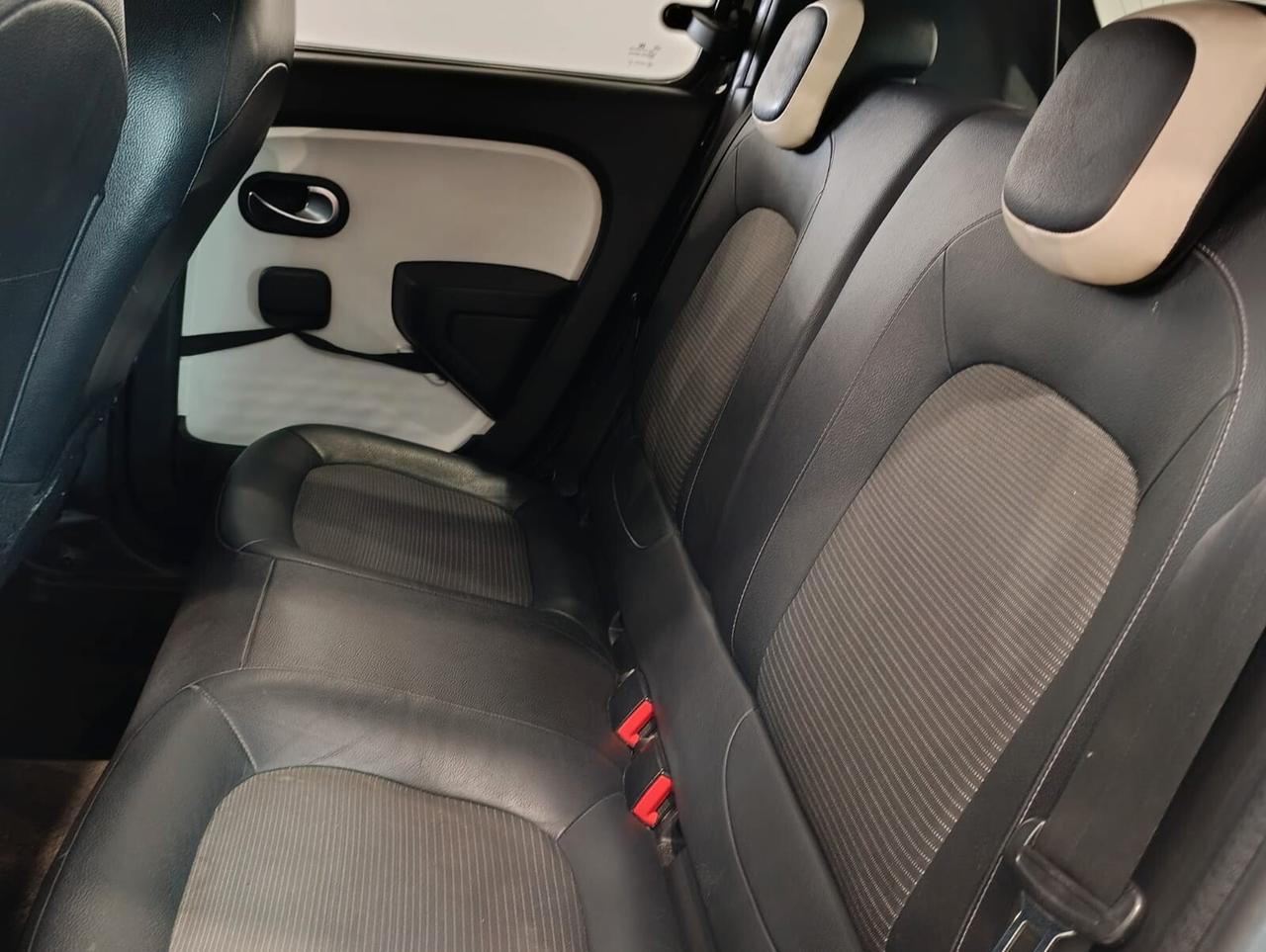 RENAULT TWINGO BENZINA ANNO 2016 AUTOMATICA