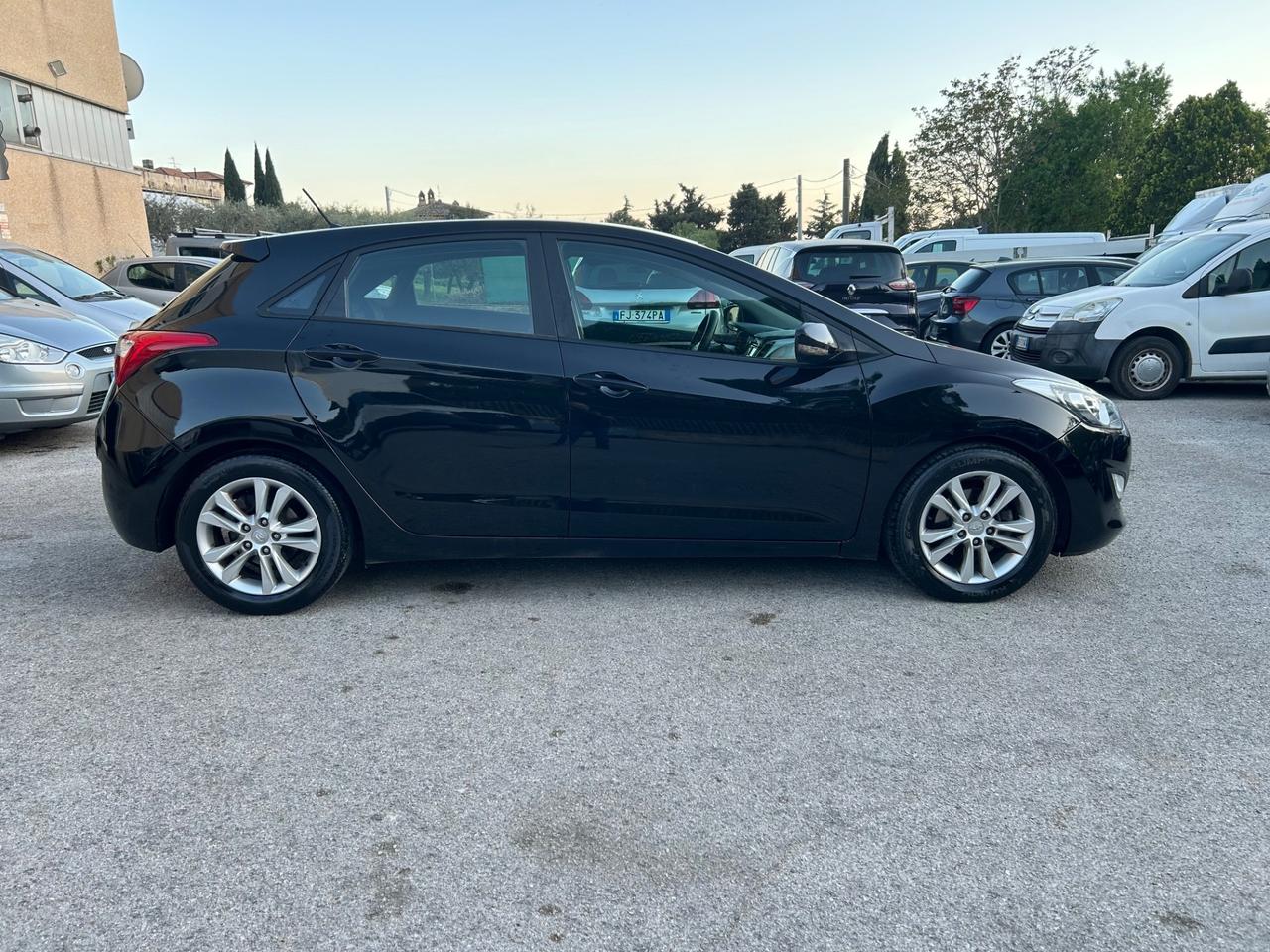 Hyundai i30 1.6 CRDi 5p. 150000km