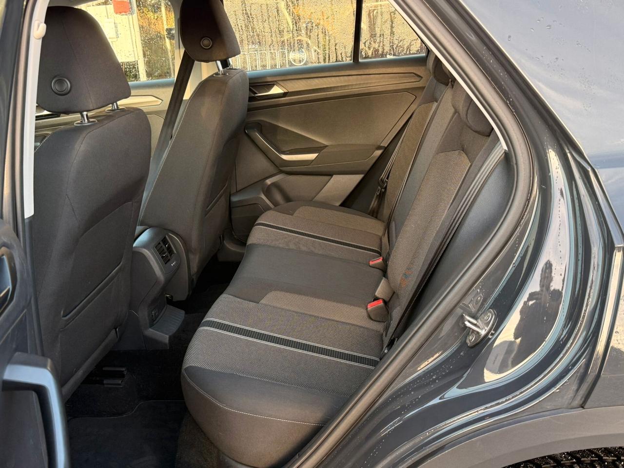 Volkswagen T-Roc 1.6 TDI SCR Business BlueMotion Technology