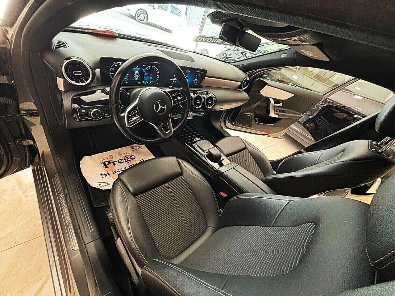 Mercedes A 250e Hybrid Sport Edition** 82mila km**