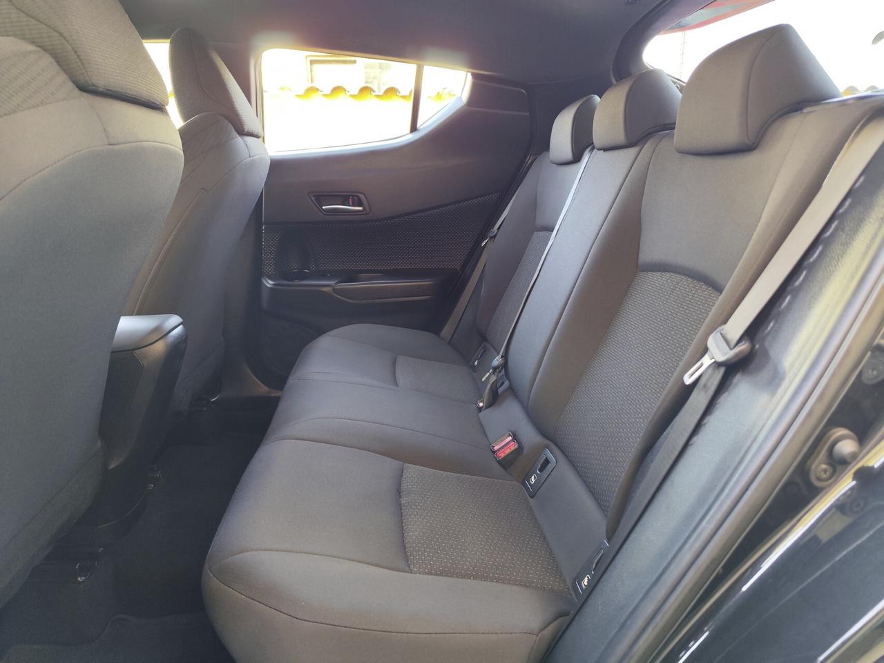 Toyota C-HR 1.8 Hybrid E-CVT Business