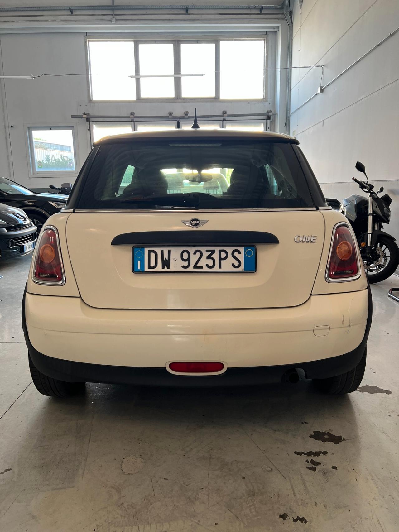 Mini 1.4 16V Abbey Road 95cv NEOPATENTATI!